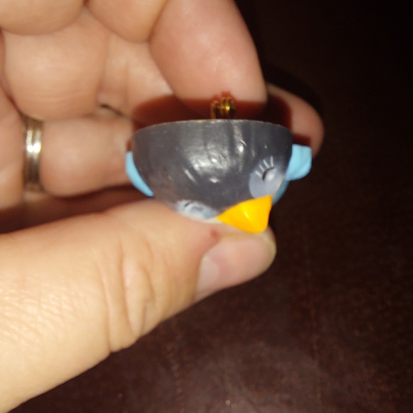 Vintage Hallmark Shirt Tales Penguin VIP Pin Back Lapel Hat Pin VTG GUC - Picture 3 of 8